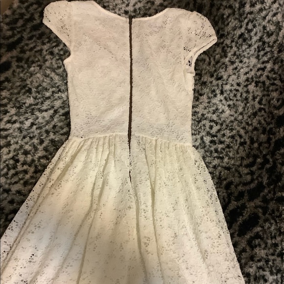 👻 2/$20 Guess Lace Ivory Dress - Picture 3 of 6